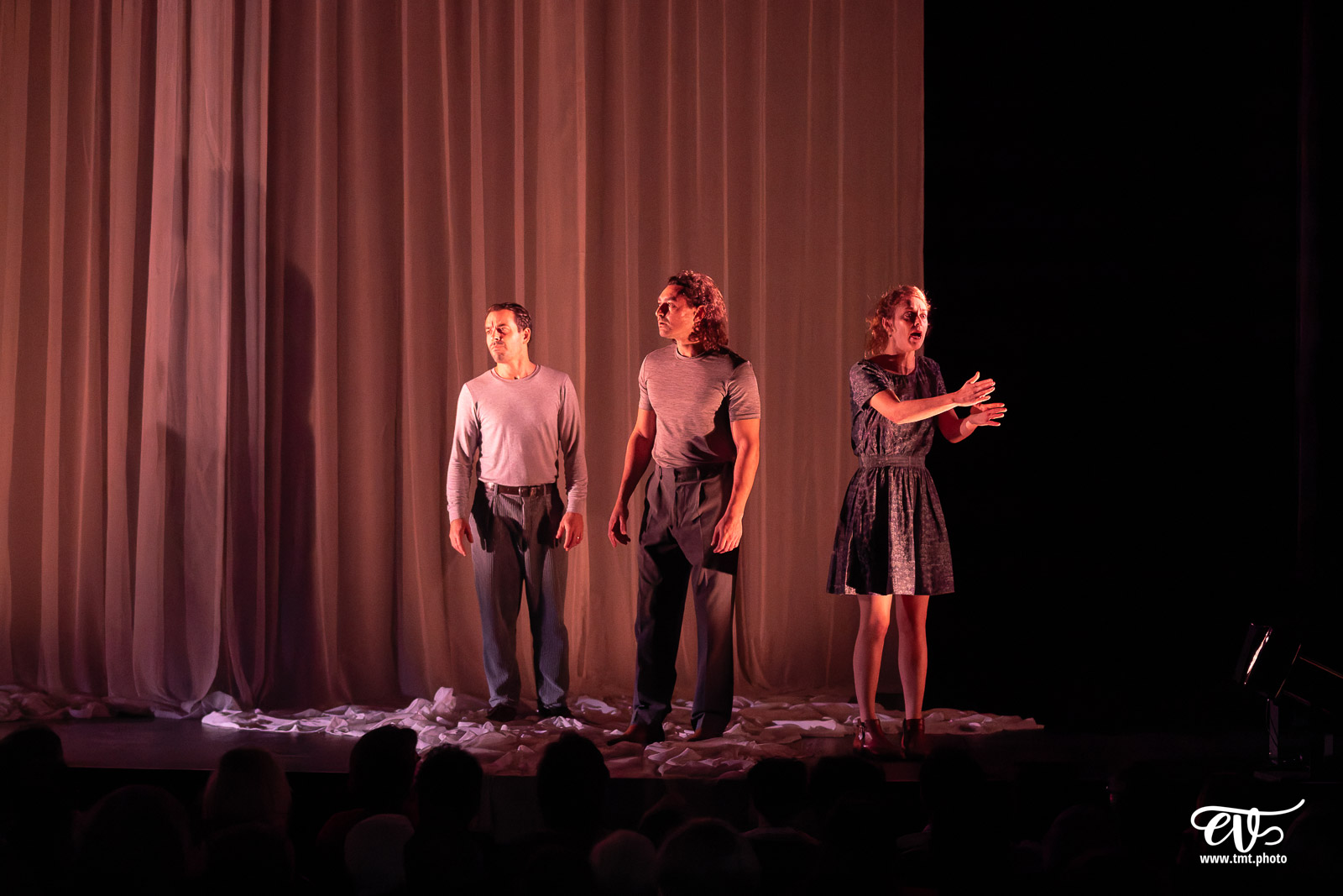 REVENIR (CIE LE TALON ROUGE)